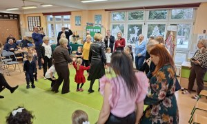 Dzień Babci i Dziadka w grupie Sówki - Zdjęcie 45