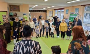 Dzień Babci i Dziadka w grupie Sówki - Zdjęcie 69