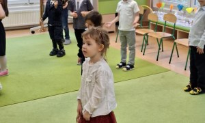 Dzień Babci i Dziadka w grupie Sówki - Zdjęcie 79