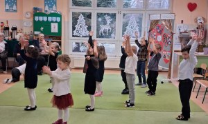 Dzień Babci i Dziadka w grupie Sówki - Zdjęcie 102