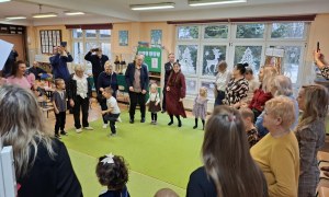 Dzień Babci i Dziadka w grupie Sówki - Zdjęcie 106