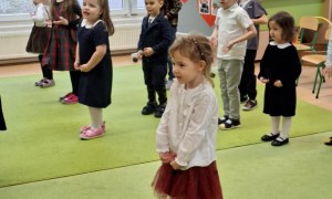 Dzień Babci i Dziadka w grupie Sówki - Zdjęcie 108