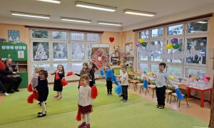 Dzień Babci i Dziadka w grupie Sówki - Zdjęcie 42