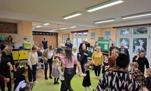 Dzień Babci i Dziadka w grupie Sówki - Zdjęcie 65