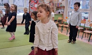 Dzień Babci i Dziadka w grupie Sówki - Zdjęcie 71