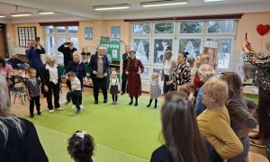 Dzień Babci i Dziadka w grupie Sówki - Zdjęcie 77