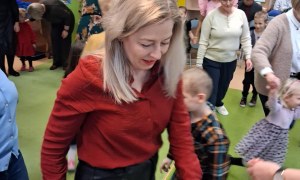 Dzień Babci i Dziadka w grupie Sówki - Zdjęcie 76