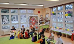 Dzień Babci i Dziadka w grupie Sówki - Zdjęcie 83