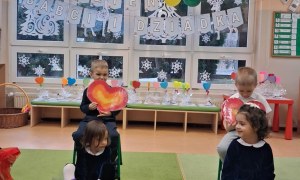 Dzień Babci i Dziadka w grupie Sówki - Zdjęcie 89