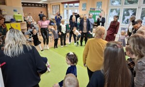 Dzień Babci i Dziadka w grupie Sówki - Zdjęcie 113