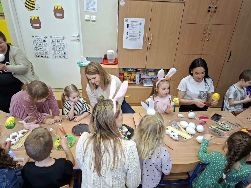 Warsztaty Wielkanocne w grupie Sówki - Zdjęcie 17