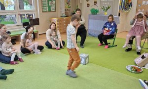 Warsztaty Wielkanocne w grupie Sówki - Zdjęcie 25