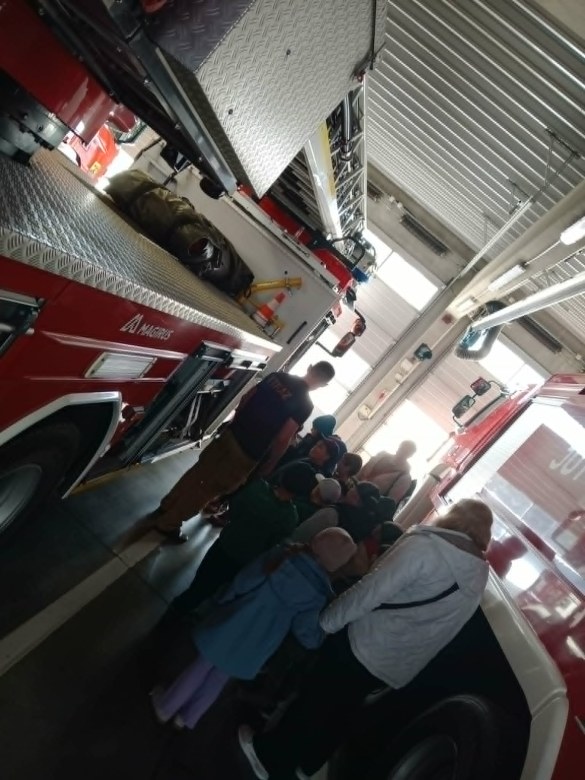 Wyjazd dzieci 6-letnich do jednostki Straży Pożarnej - Zdjęcie 36