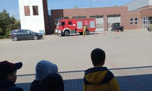 Wyjazd dzieci 6-letnich do jednostki Straży Pożarnej - Zdjęcie 10