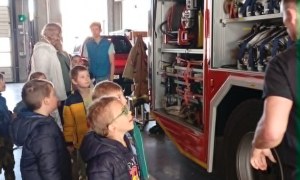 Wyjazd dzieci 6-letnich do jednostki Straży Pożarnej - Zdjęcie 38
