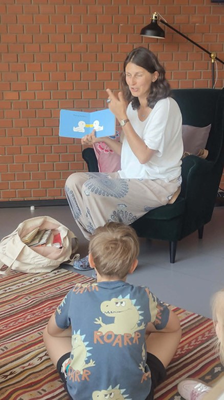 Spotkanie z pisarką Małgorzatą Swędrowską - Zdjęcie 19