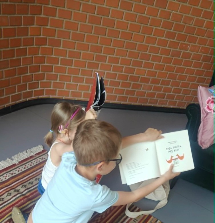 Spotkanie z pisarką Małgorzatą Swędrowską - Zdjęcie 27