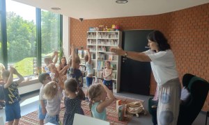 Spotkanie z pisarką Małgorzatą Swędrowską - Zdjęcie 6