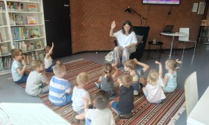 Spotkanie z pisarką Małgorzatą Swędrowską - Zdjęcie 23