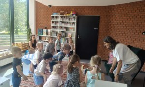 Spotkanie z pisarką Małgorzatą Swędrowską - Zdjęcie 24