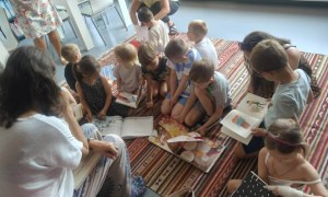 Spotkanie z pisarką Małgorzatą Swędrowską - Zdjęcie 8