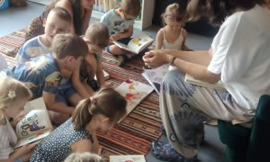 Spotkanie z pisarką Małgorzatą Swędrowską - Zdjęcie 9