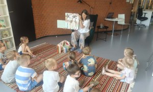 Spotkanie z pisarką Małgorzatą Swędrowską - Zdjęcie 12