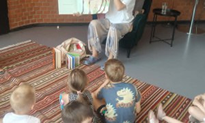 Spotkanie z pisarką Małgorzatą Swędrowską - Zdjęcie 16