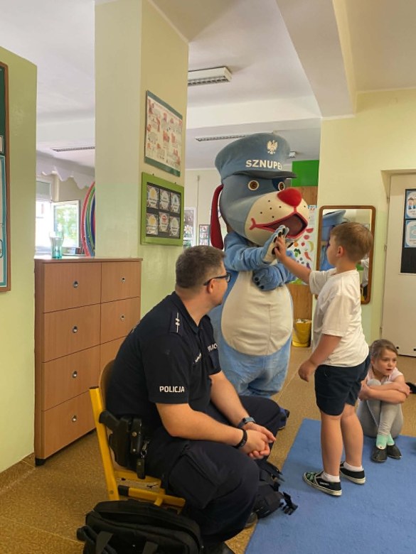 Bezpieczny Przedszkolak- Spotkanie z policjantem - Zdjęcie 10