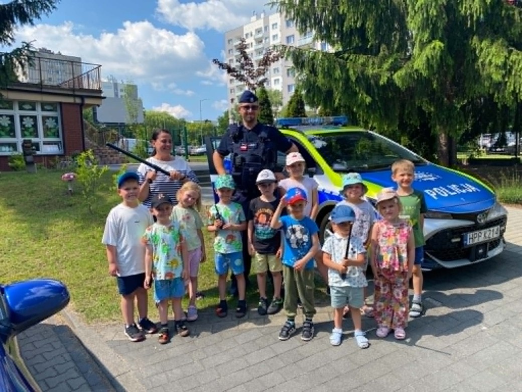 Bezpieczny Przedszkolak- Spotkanie z policjantem - Zdjęcie 8