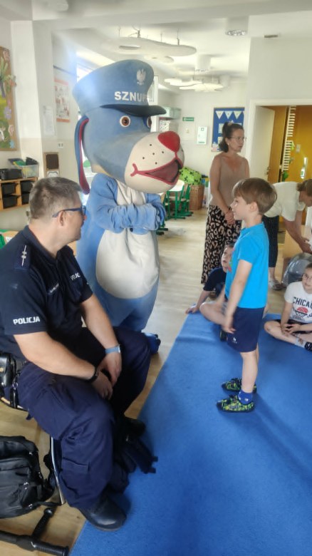 Bezpieczny Przedszkolak- Spotkanie z policjantem - Zdjęcie 17
