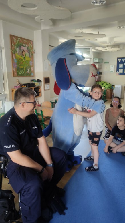 Bezpieczny Przedszkolak- Spotkanie z policjantem - Zdjęcie 37
