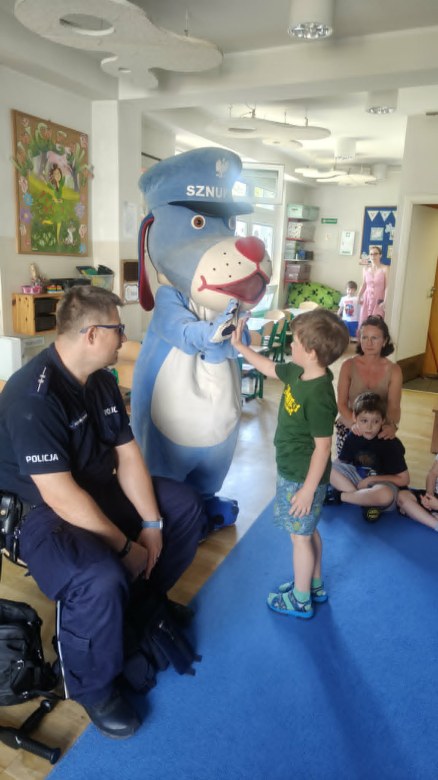 Bezpieczny Przedszkolak- Spotkanie z policjantem - Zdjęcie 54