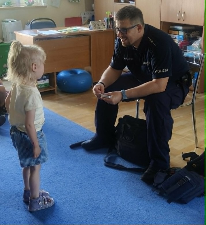 Bezpieczny Przedszkolak- Spotkanie z policjantem - Zdjęcie 58