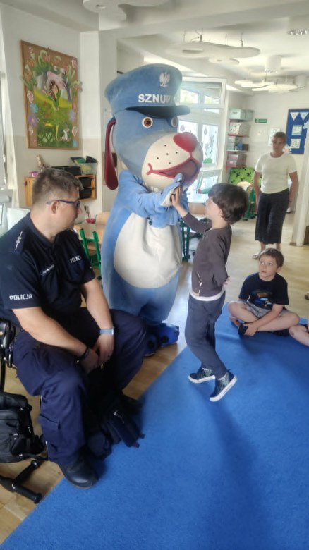 Bezpieczny Przedszkolak- Spotkanie z policjantem - Zdjęcie 76