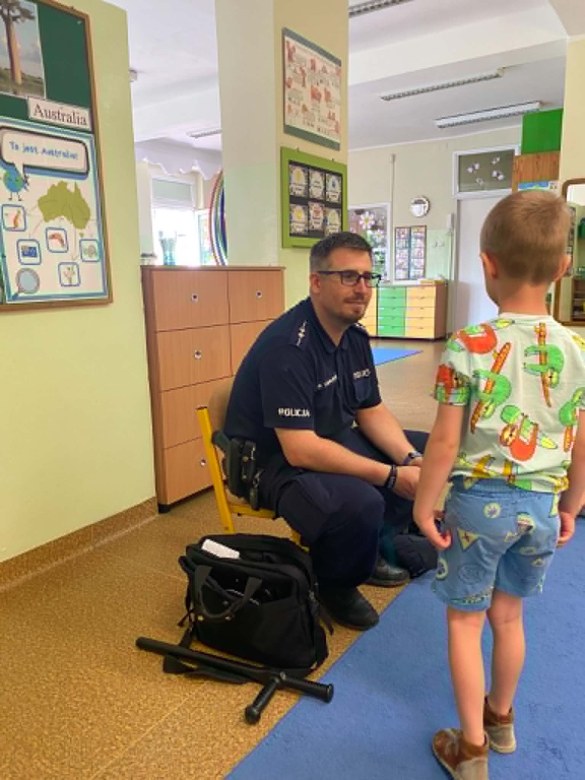 Bezpieczny Przedszkolak- Spotkanie z policjantem - Zdjęcie 95
