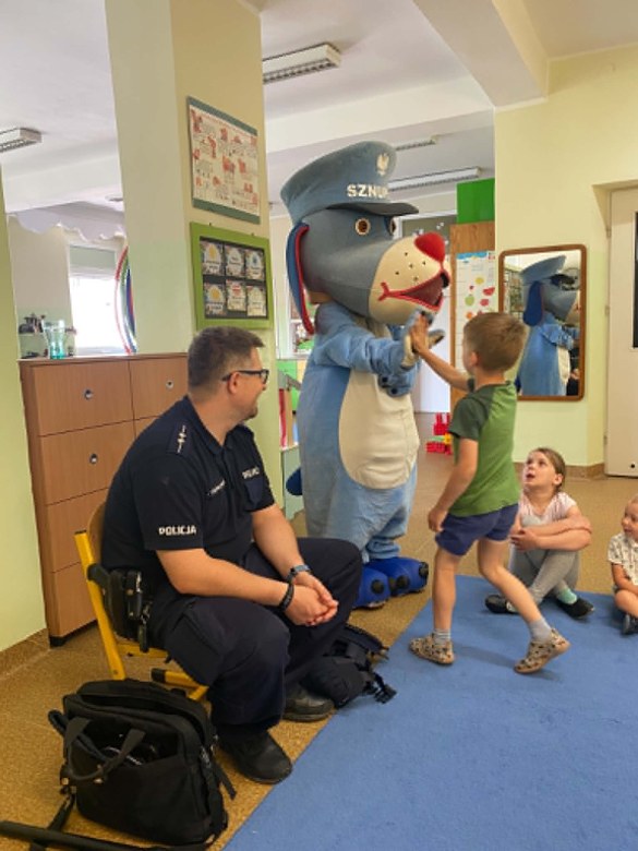 Bezpieczny Przedszkolak- Spotkanie z policjantem - Zdjęcie 97