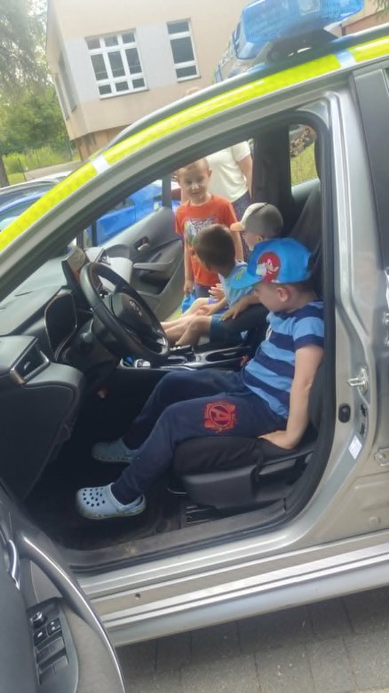 Bezpieczny Przedszkolak- Spotkanie z policjantem - Zdjęcie 111