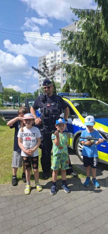 Bezpieczny Przedszkolak- Spotkanie z policjantem - Zdjęcie 32