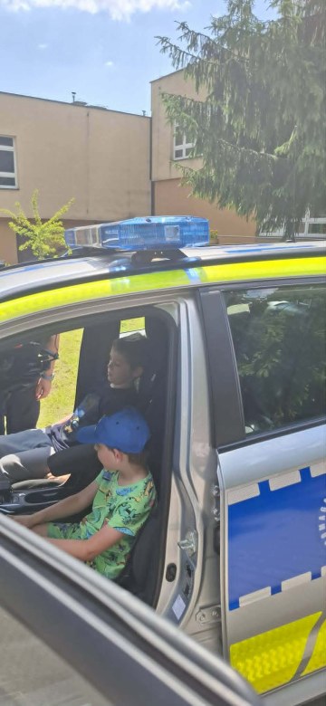 Bezpieczny Przedszkolak- Spotkanie z policjantem - Zdjęcie 72