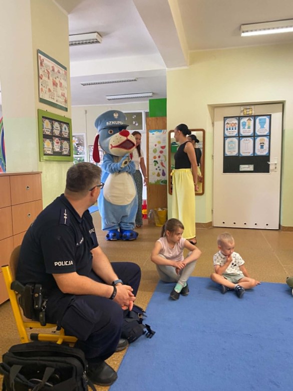 Bezpieczny Przedszkolak- Spotkanie z policjantem - Zdjęcie 86