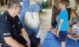 Bezpieczny Przedszkolak- Spotkanie z policjantem - Zdjęcie 17