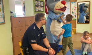 Bezpieczny Przedszkolak- Spotkanie z policjantem - Zdjęcie 35