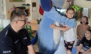 Bezpieczny Przedszkolak- Spotkanie z policjantem - Zdjęcie 37