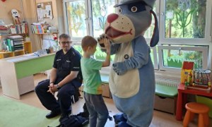 Bezpieczny Przedszkolak- Spotkanie z policjantem - Zdjęcie 60