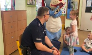 Bezpieczny Przedszkolak- Spotkanie z policjantem - Zdjęcie 73