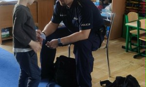 Bezpieczny Przedszkolak- Spotkanie z policjantem - Zdjęcie 74
