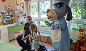 Bezpieczny Przedszkolak- Spotkanie z policjantem - Zdjęcie 1