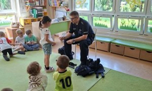 Bezpieczny Przedszkolak- Spotkanie z policjantem - Zdjęcie 30