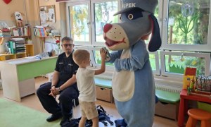Bezpieczny Przedszkolak- Spotkanie z policjantem - Zdjęcie 33